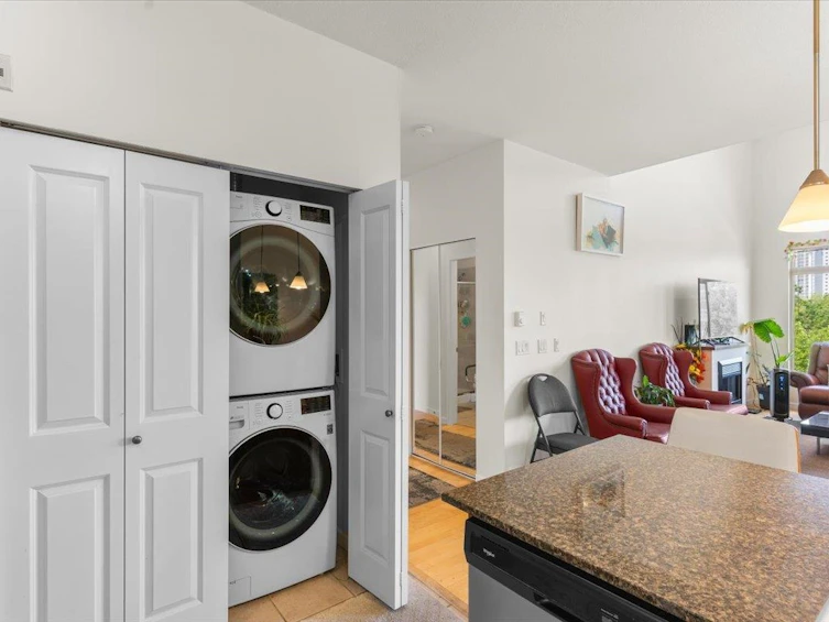 415-10180 153 Street, Surrey, BC, V3R 0B5 - 8