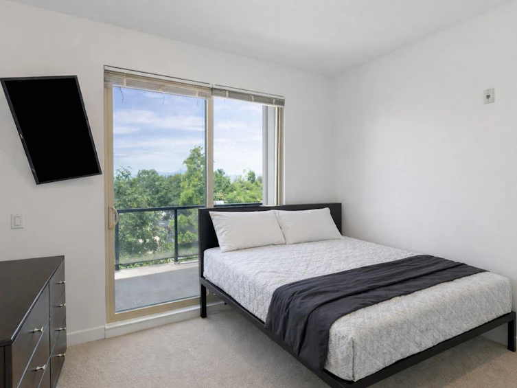 415-10180 153 Street, Surrey, BC, V3R 0B5 - 21