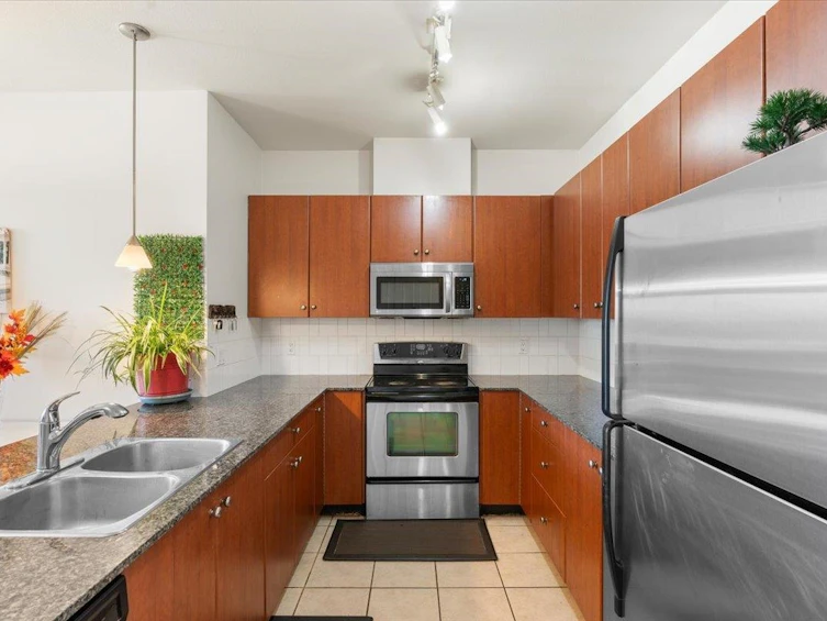 415-10180 153 Street, Surrey, BC, V3R 0B5 - 7