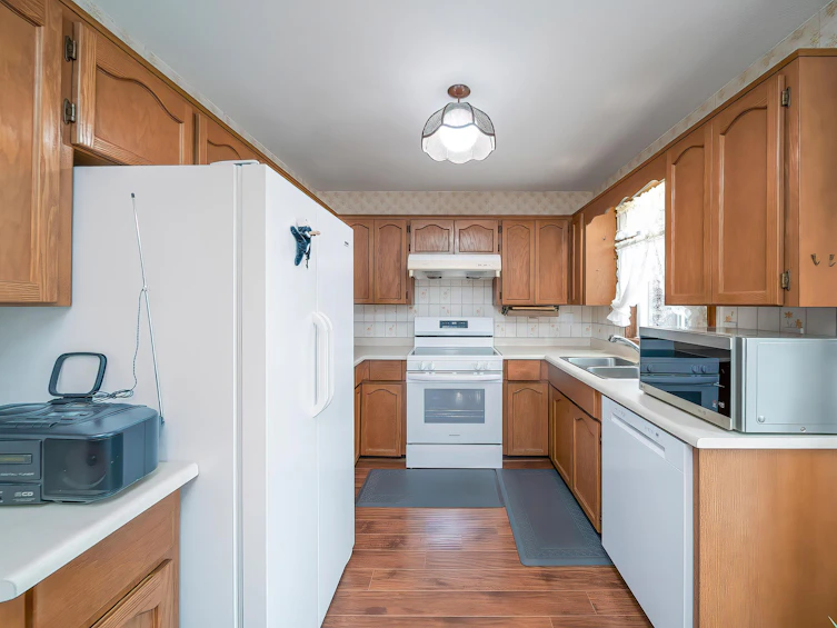 14932 98a Avenue, Surrey, BC, V3R 8H7 - 17