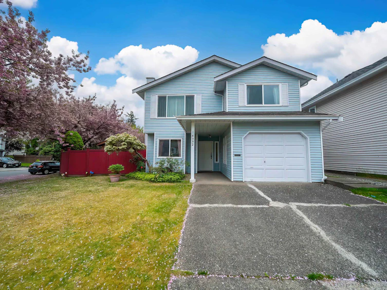 14932 98a Avenue, Surrey, BC, V3R 8H7