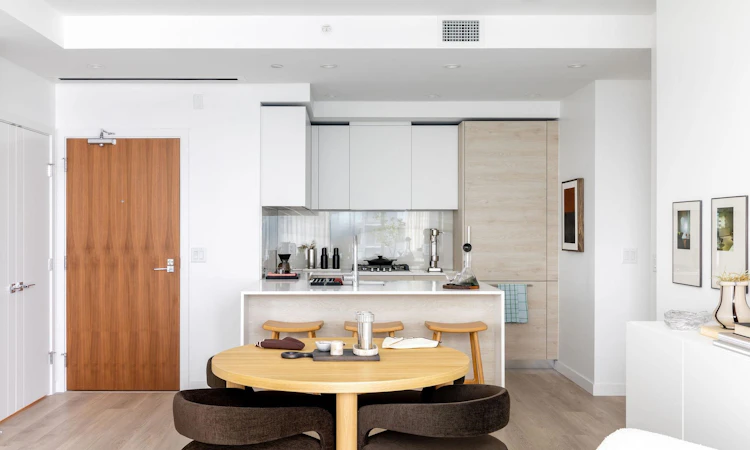 3406-680 Quayside Drive