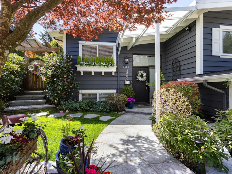 3665 Rutherford Crescent, North Vancouver, BC, V7N 2C6 - 2