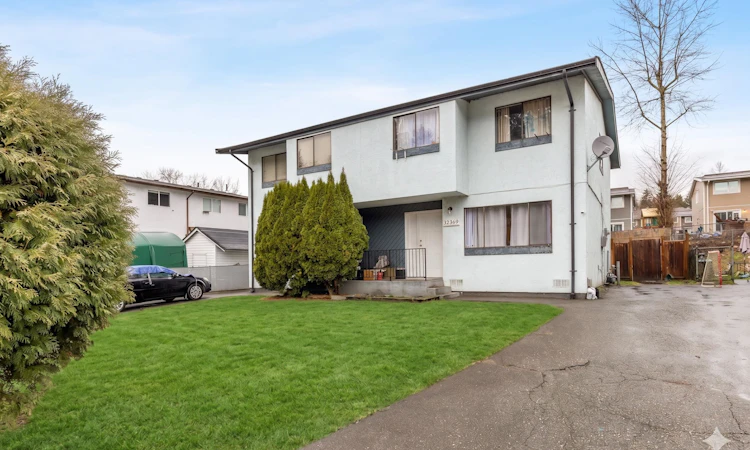 32369 Grebe Crescent