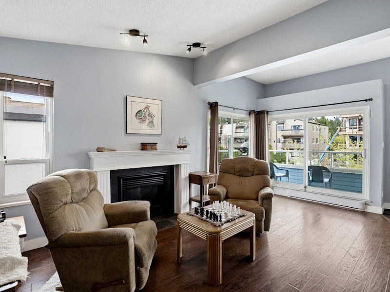 303 - 2615 Lonsdale Avenue, North Vancouver BC V7N 3H7