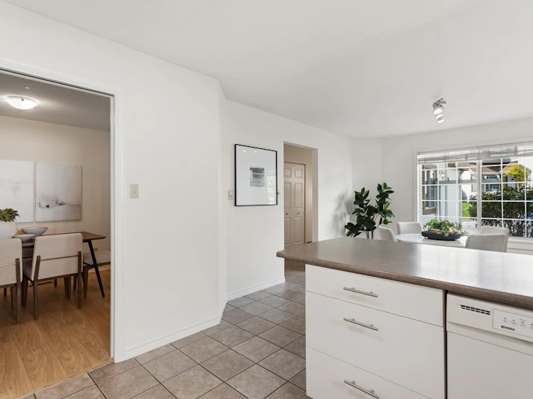 10-3939 Indian River Drive, North Vancouver, BC, V7G 2P5 - 8