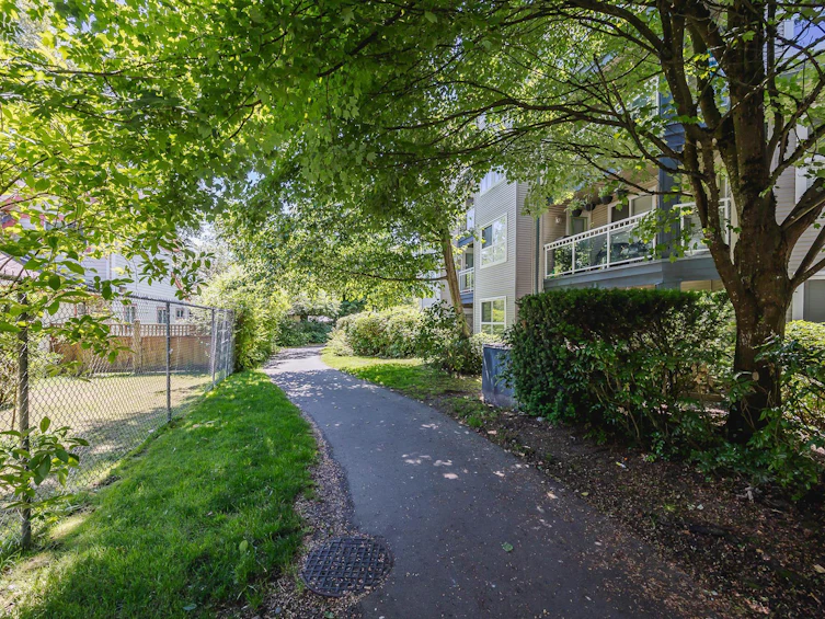 202-8115 121a Street, Surrey, BC, V3W 1J2 - 9