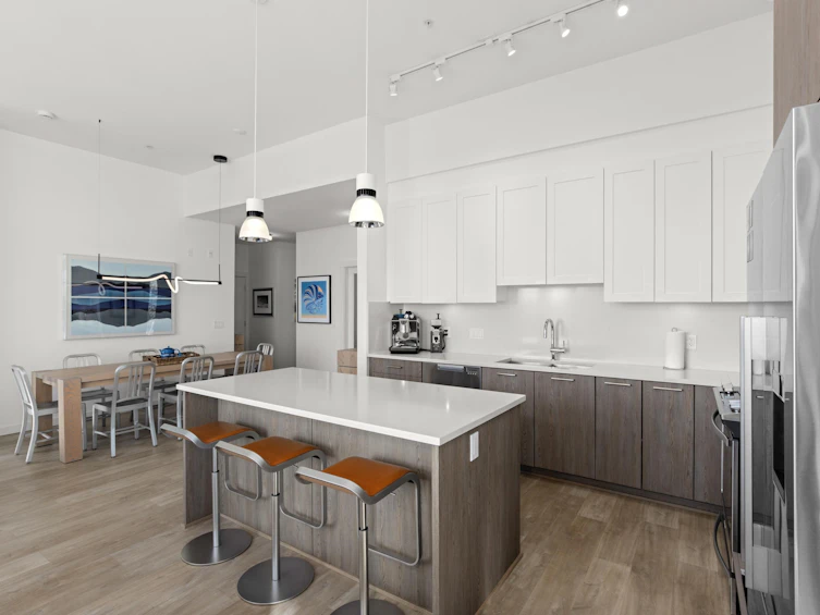 612-123 W 1st Street, North Vancouver, BC, V7M 0E5 - 6