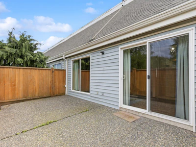 10-1829 Heath Road - 4