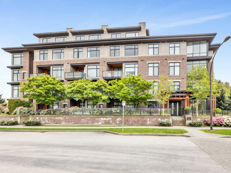 102-260 Salter Street, New Westminster, BC, V3M 0J4