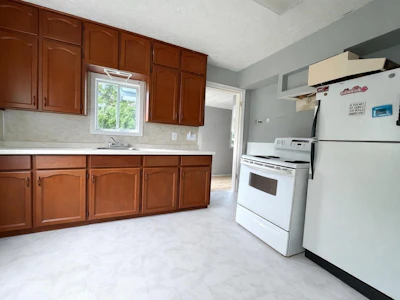 9405 Broadway Street - 3