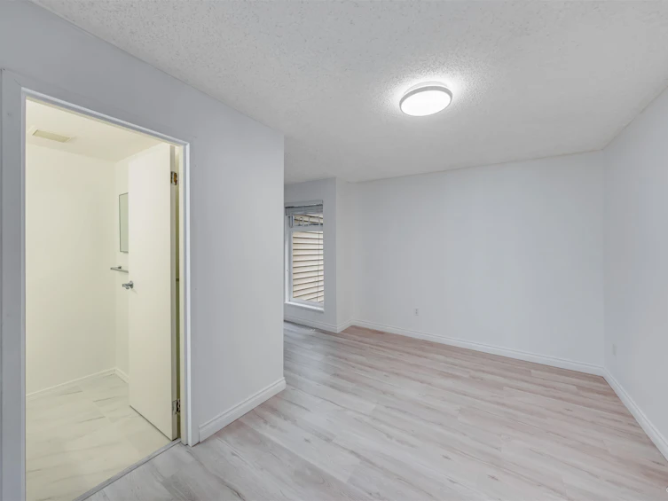 208-1190 Pacific Street, Coquitlam, BC, V3B 6Z2 - 5