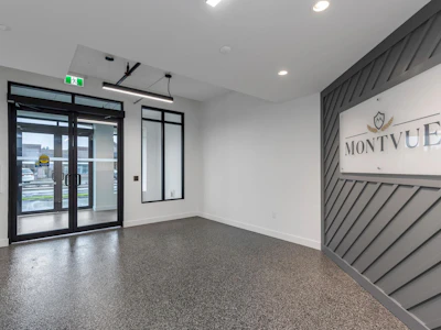401-33820 South Fraser Way - 3
