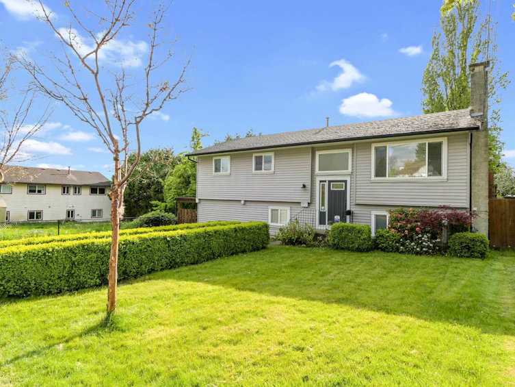 5707 184 Street, Surrey, BC, V3S 4N1 - 2