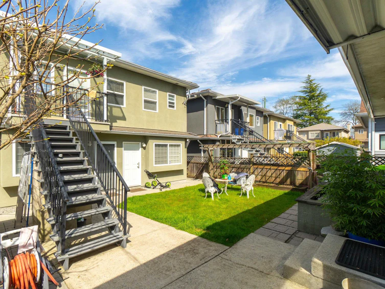 952 E 31st Avenue, Vancouver, BC, V5V 2X4 - 6
