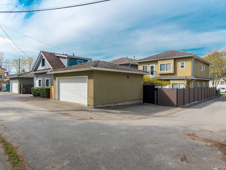 952 E 31st Avenue, Vancouver, BC, V5V 2X4 - 37
