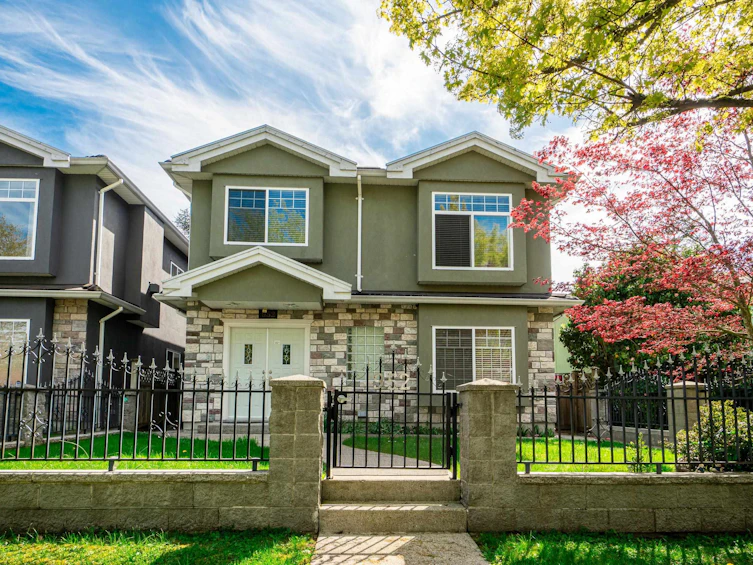 952 E 31st Avenue, Vancouver, BC, V5V 2X4