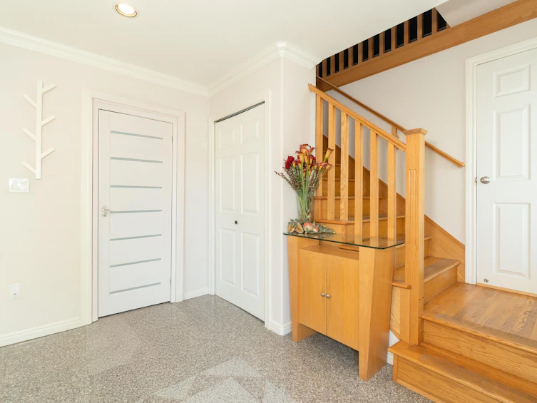 952 E 31st Avenue, Vancouver, BC, V5V 2X4 - 9