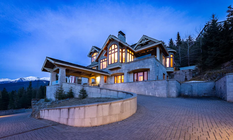 3833 Sunridge Drive