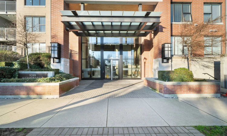 603-9399 Alexandra Road