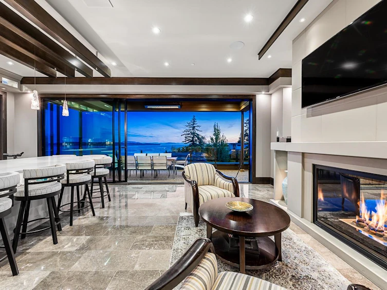 15567 Pacific Avenue, Surrey, BC, V4B 1R8 - 9