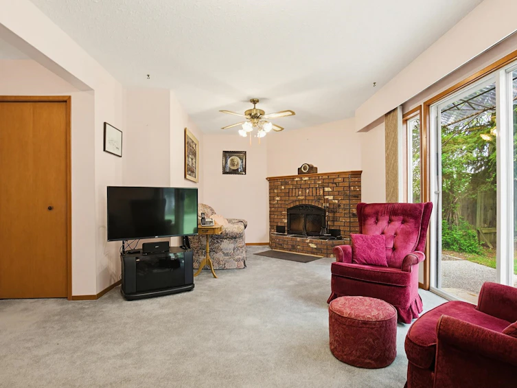 33103 Whidden Avenue, Mission, BC, V2V 2T3 - 33