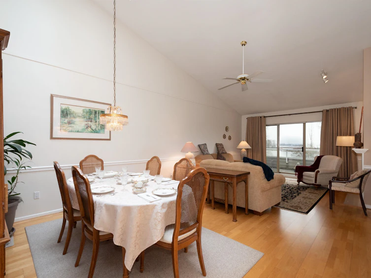 22-323 Governors Court, New Westminster, BC, V3L 5S6 - 2