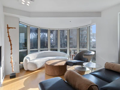 303-1501 Howe Street - 3