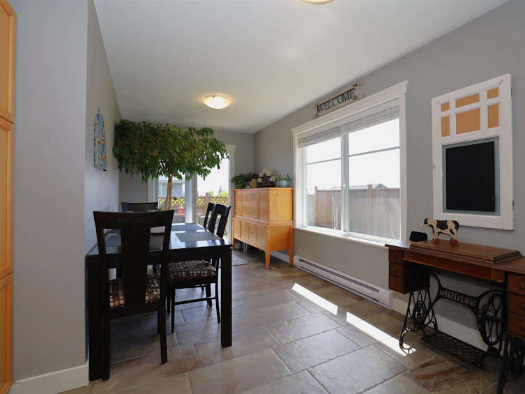 6335 Tyler Road, Sechelt, BC, V0N 3A7 - 10