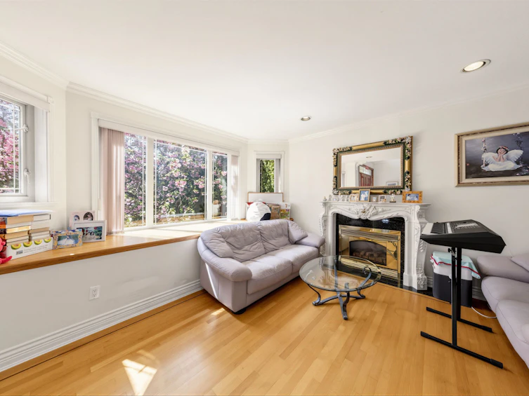 4993 Venables Street, Burnaby, BC, V5B 1X8 - 4