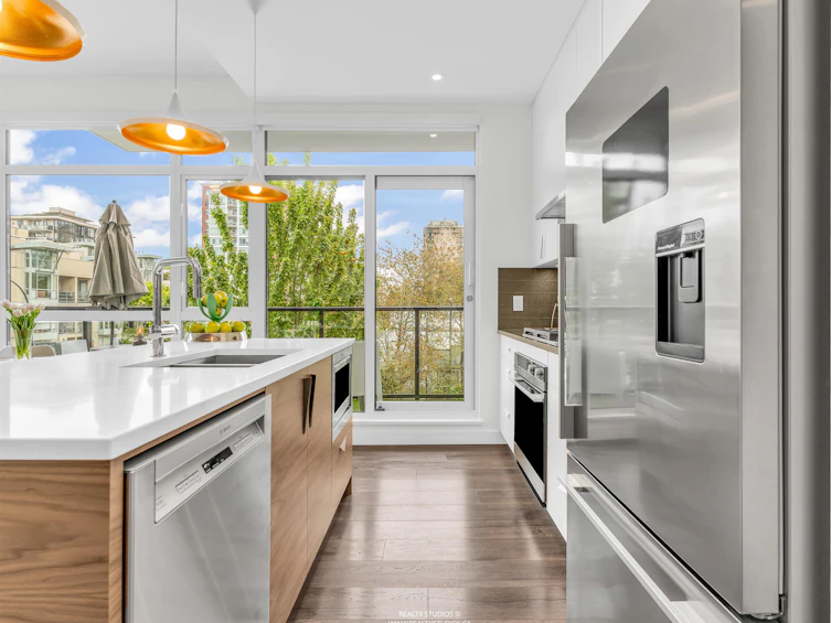 310-105 W 2nd Street, North Vancouver, BC, V7M 0E3 - 4