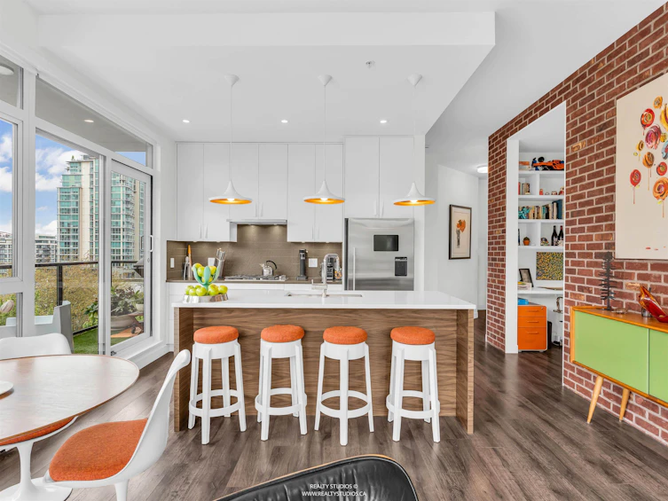 310-105 W 2nd Street, North Vancouver, BC, V7M 0E3 - 5
