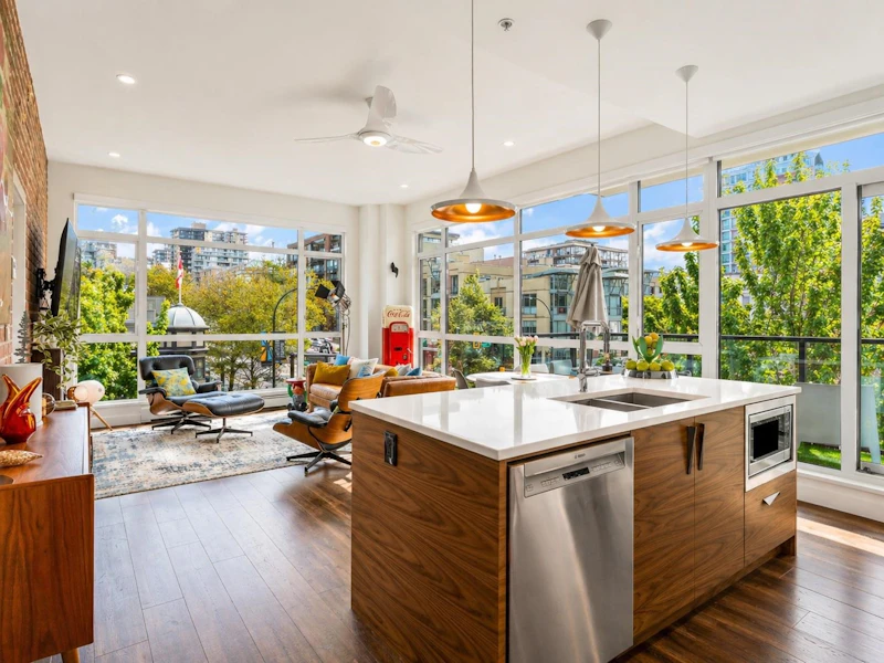 310 - 105 W 2nd Street, North Vancouver BC