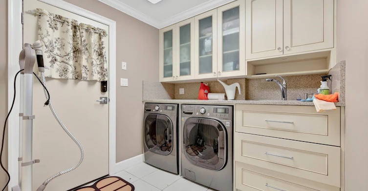 589X Laurelwood Court, Richmond, BC, V7C 5J1 - 12