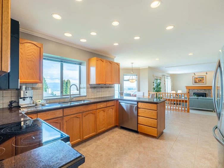 580 Clearwater Way, Coquitlam, BC, V3C 5W3 - 15