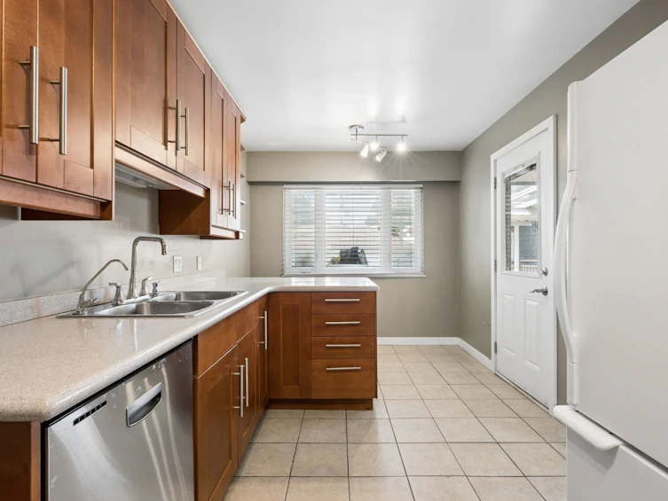 7621 Elliott Street, Vancouver, BC, V5S 2N8 - 9