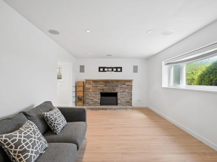 7621 Elliott Street, Vancouver, BC, V5S 2N8 - 17