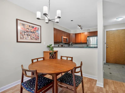 304-675 Park Crescent - 3