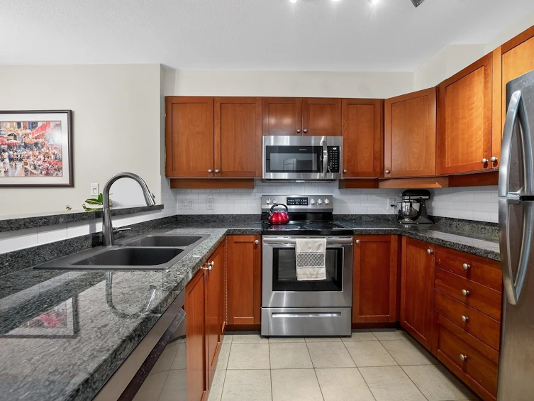 304-675 Park Crescent, New Westminster, BC, V3L 5W4 - 5