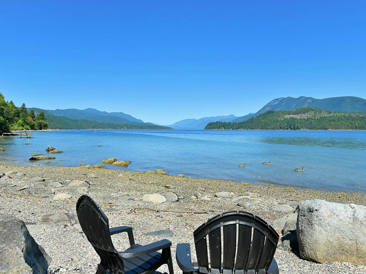 6318 N Gale Avenue, Sechelt, BC, V7Z 0P8 - 2
