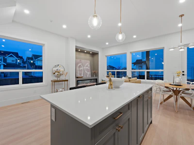 101-16594 22 Avenue - 2