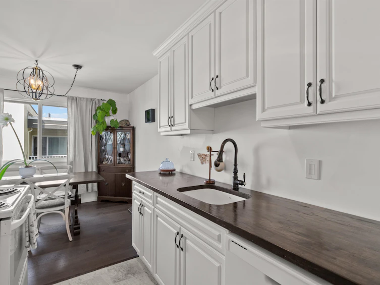 301-5553 16 Avenue, Delta, BC, V4M 2H7 - 9