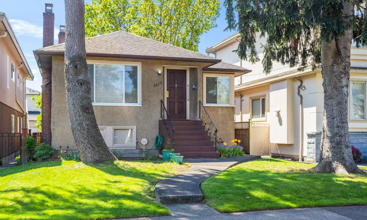 2876 W 18th Avenue