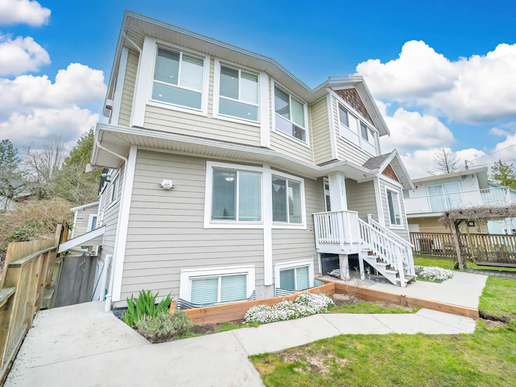 2123 Seventh Avenue, New Westminster, BC, V3M 2L7 - 2