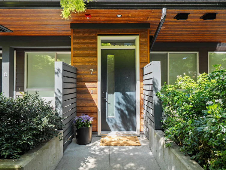 7-533 E 3rd Street, North Vancouver, BC, V7L 1G4 - 2