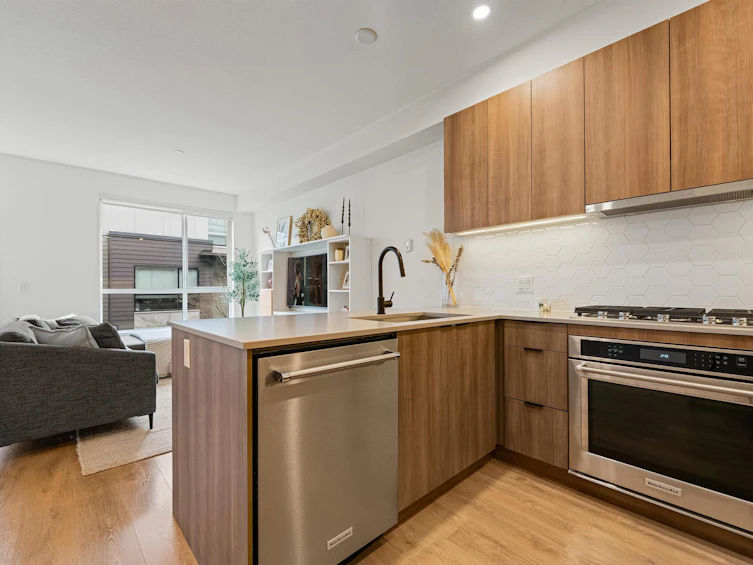 7-533 E 3rd Street, North Vancouver, BC, V7L 1G4 - 7