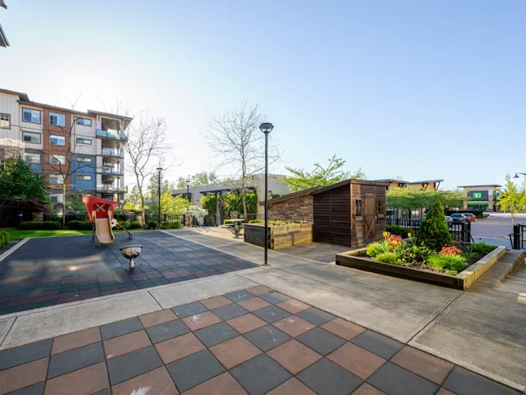 A601-20716 Willoughby Town Centre Drive, Langley, BC, V2Y 3J7 - 3