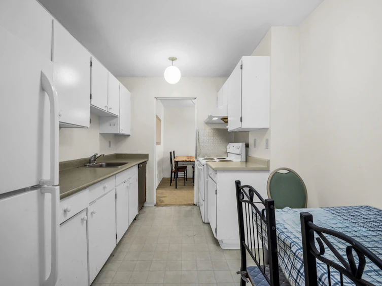 305-8720 Lansdowne Road, Richmond, BC, V6X 1B9 - 3