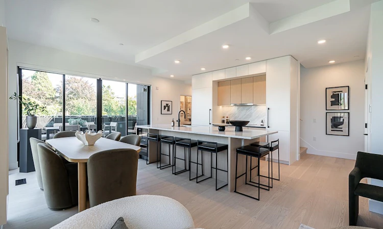 202-539 W 28th Avenue