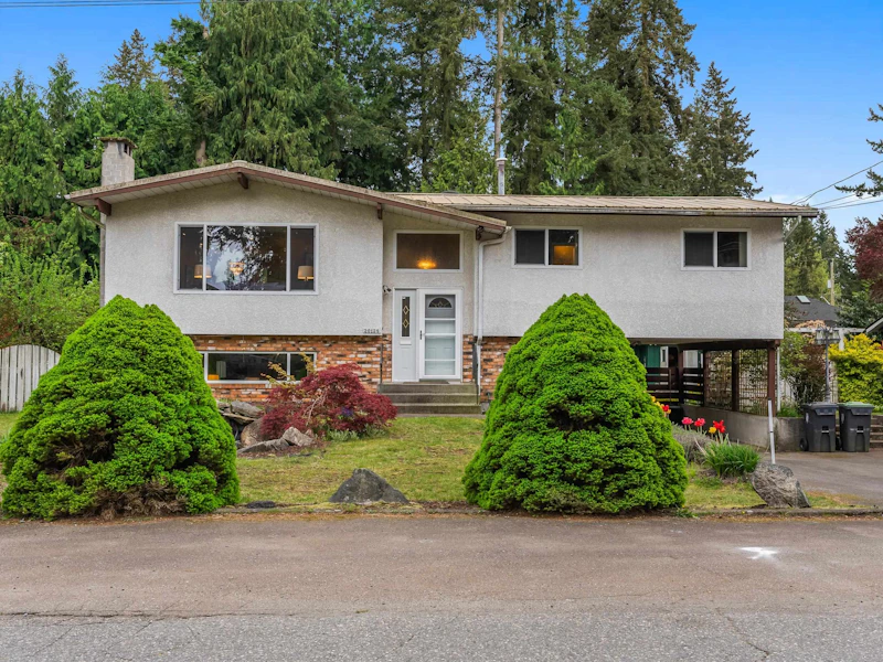 20128 43rd Avenue, Langley BC V3A 3B8
